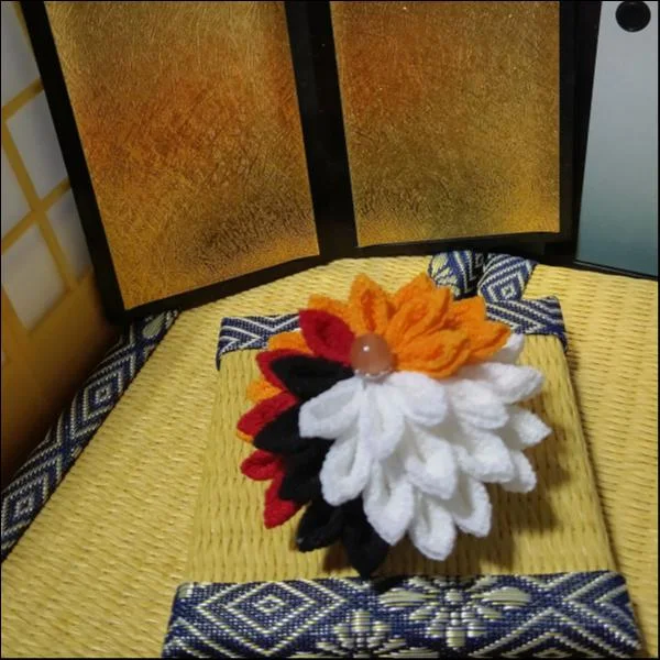 2wつまみ細工(橙)
