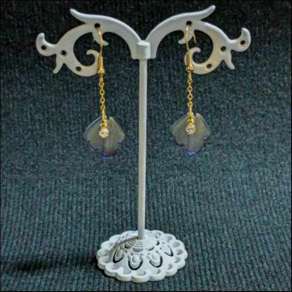 ガラス製花びらピアス(16KGP)/ブルーラメ