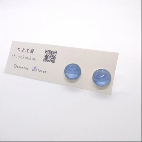宝石のようなワンポイントのピアス【3】