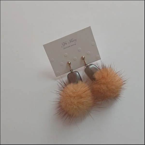 german acrylic fur earring