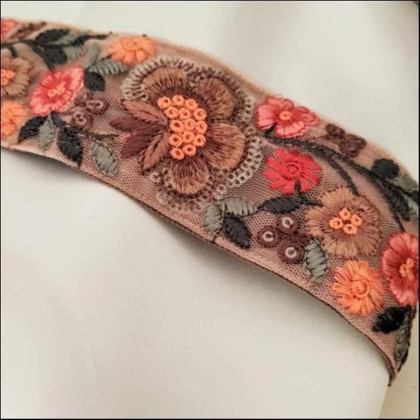 刺繍リボンのカチューム