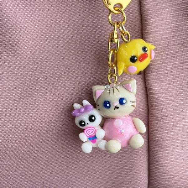 樹脂粘土 キーホルダー猫・うさぎ