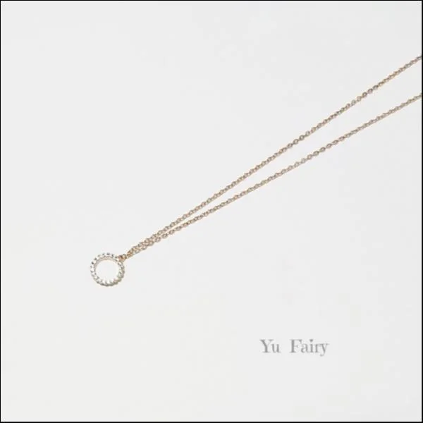 round zirconia necklace