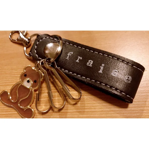 レザーキーホルダー(ブラウン)★ベアチャーム【fraiseネーム入り】