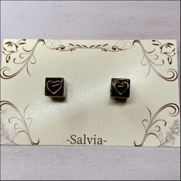 シンプルハートピアス(ブラウン)
