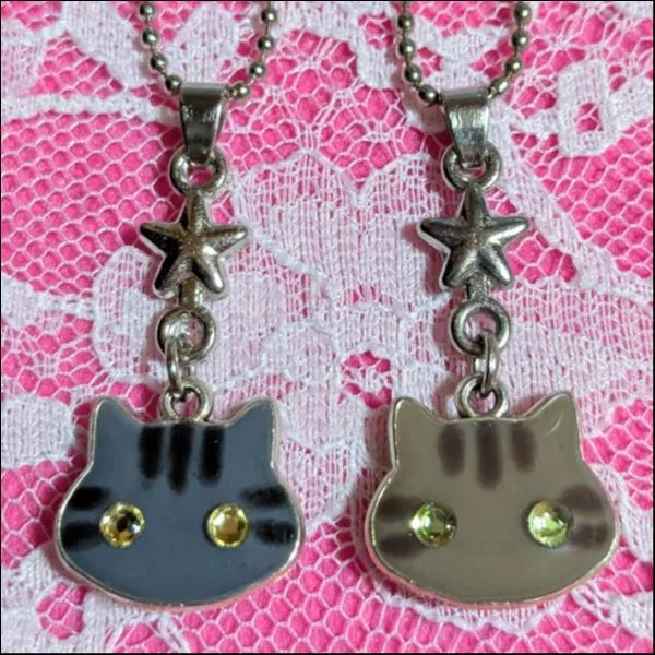 猫レジンボールチェーンキーホルダー2個セット/サバトラ&キジトラ(シルバー)