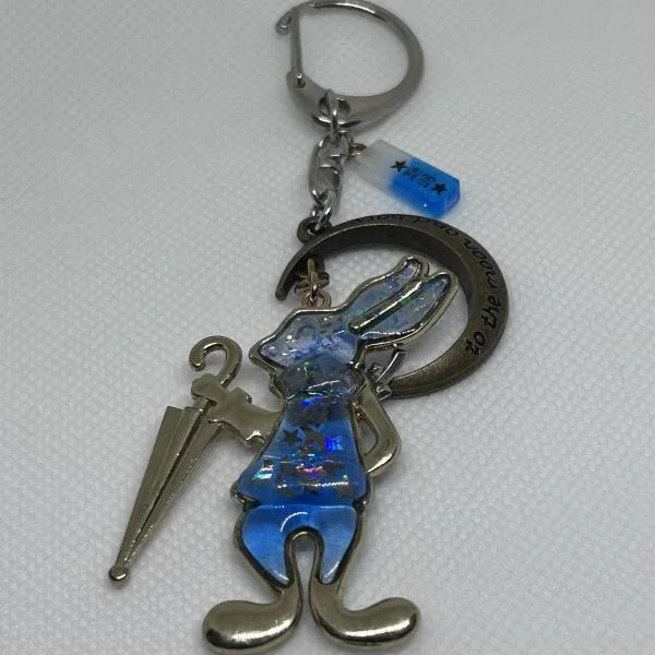 うさぎと月のキーホルダー〈青、金古美〉