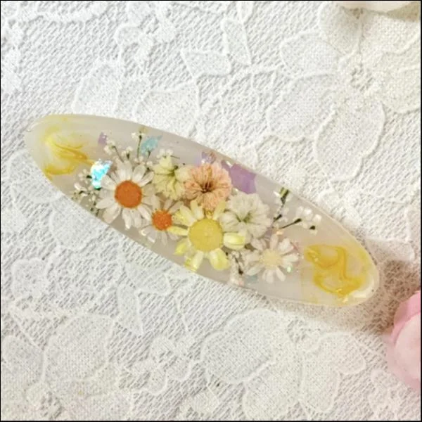 お花の夏色ヘアクリップ