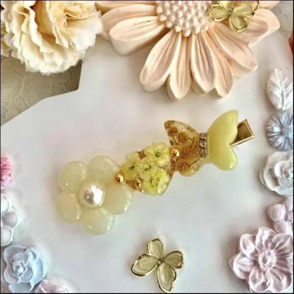 蝶々とお花のヘアクリップ(ミモザ)