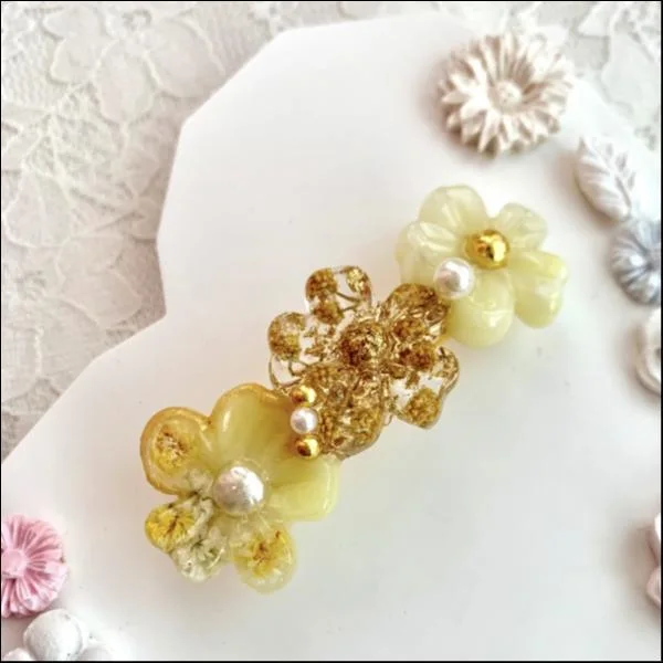 お花の形のミモザのバレッタ(イエロー)
