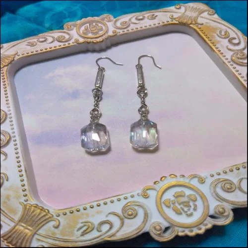 スクエアクリアビーズピアス