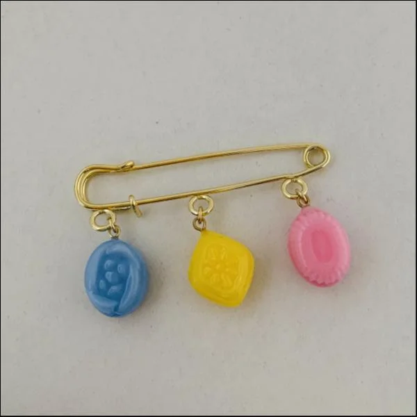 三連ブローチ　ミルキードロップ