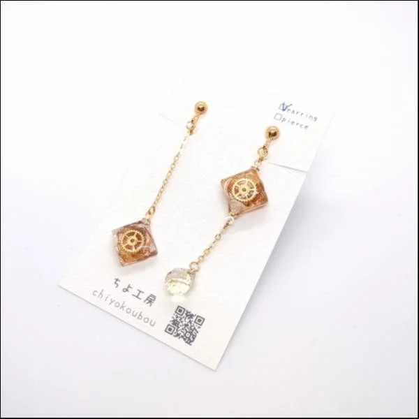 華奢なアシンメトリーの耳飾り【1】