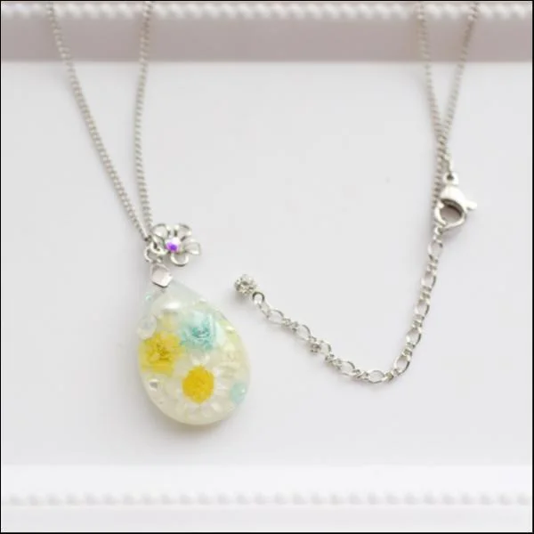 花しずくのネックレス(エメグリ×きいろ)