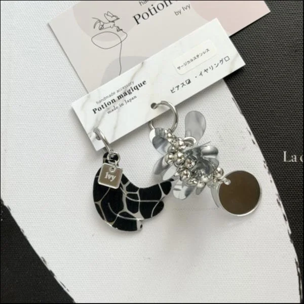 アシメバナナ大ぶりピアス