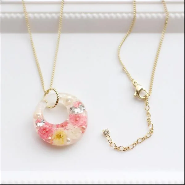 花の輪のネックレス(ピンク)