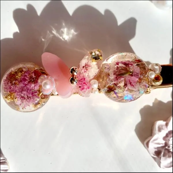 お花と蝶々のヘアクリップ(ピンク)
