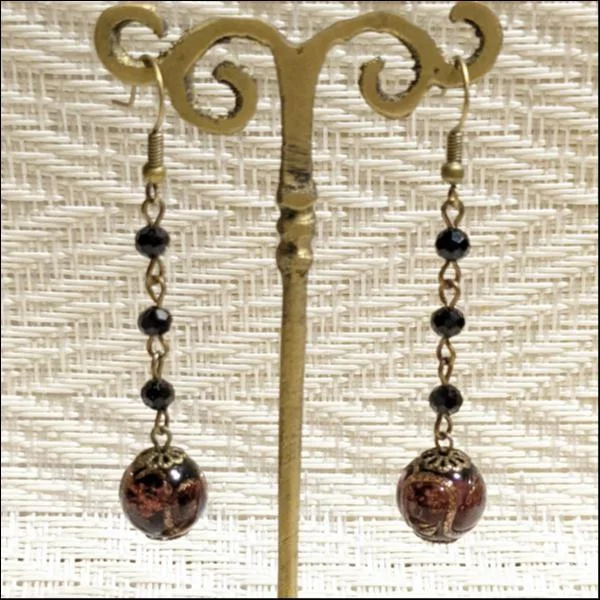 瑠璃玉ピアス(ブラウン)
