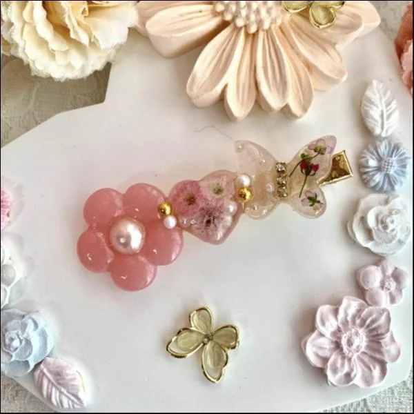 蝶々とお花のヘアクリップ(ピンク)