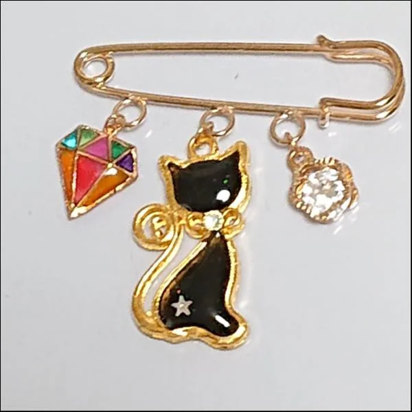 ねこ&amp;ほうせきブローチ