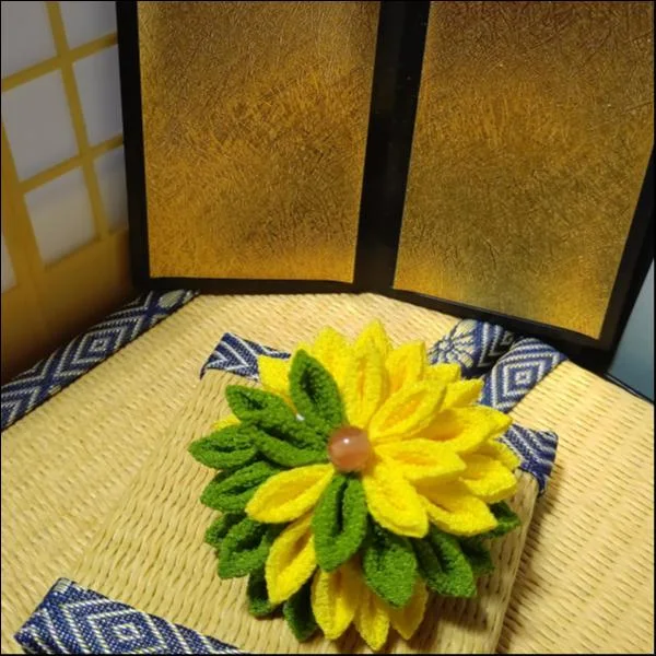 2wつまみ細工(黄緑)