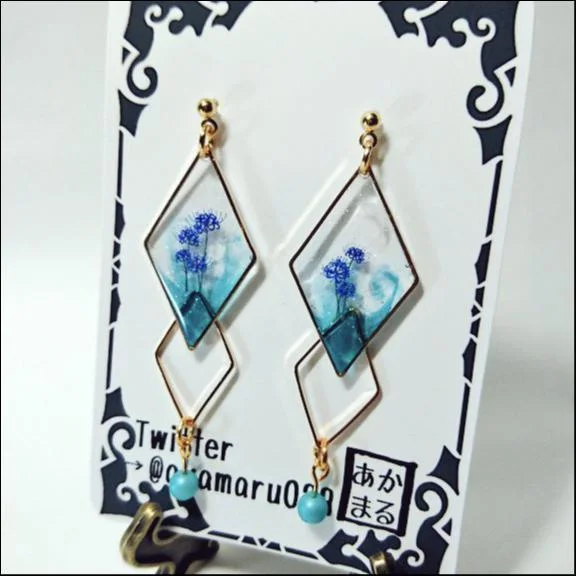 彼岸花 ピアス ブルー