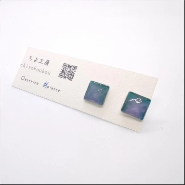 宝石のようなワンポイントピアス【2】