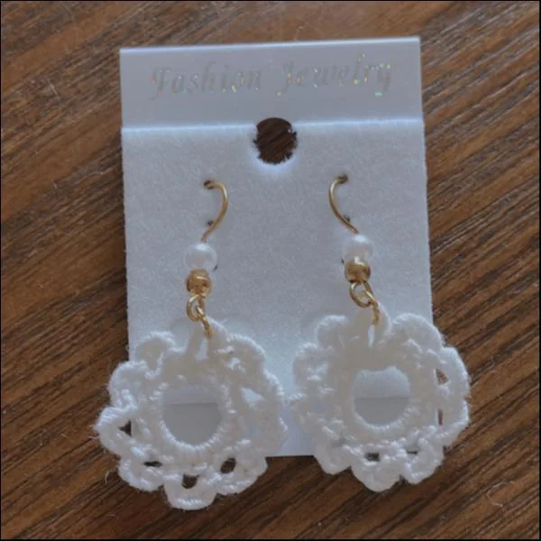 ミニフラワーモチーフ花びら多め☆ピアス《ゴールド》
