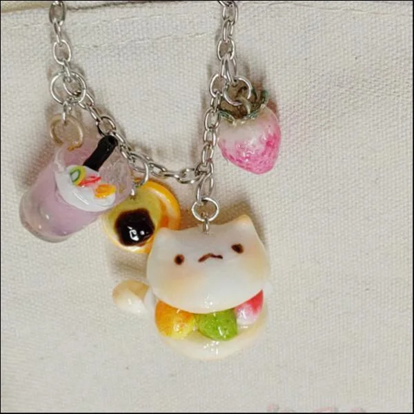 こっちみんにゃ/フルーツバーガー+苺+オレンジプリン+桜ドリンク