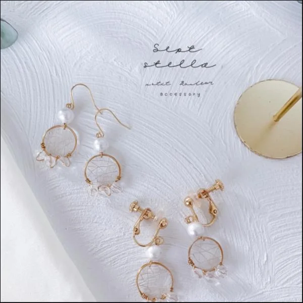 天然石のゆらゆらクリアピアス-white-
