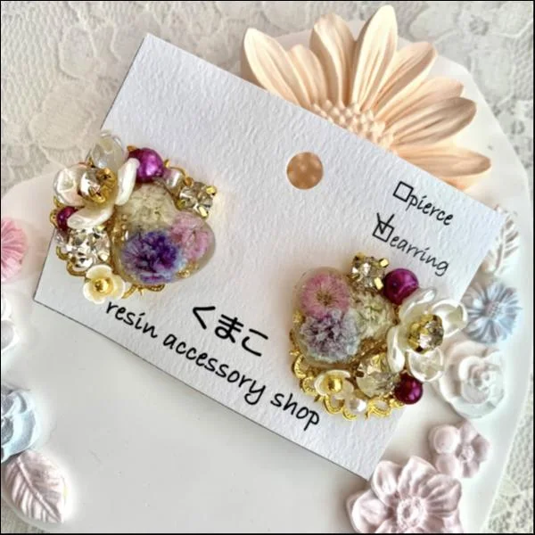 お花とビジューのイヤリング(パープル)